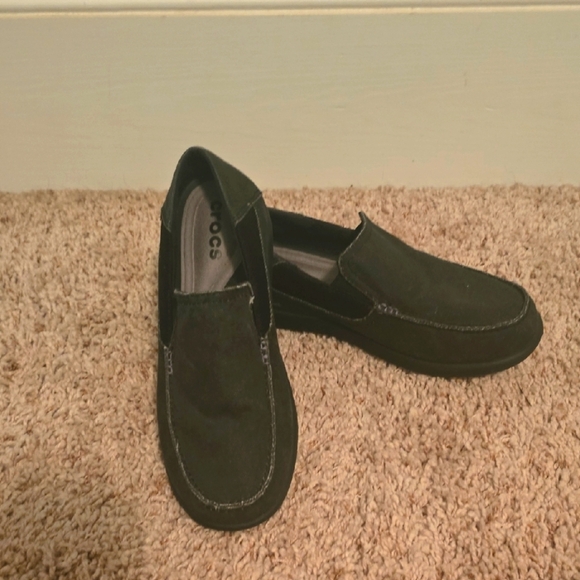 CROCS Men's Like New Black Slip-On Loafers Size 7 (#11) - Picture 1 of 6